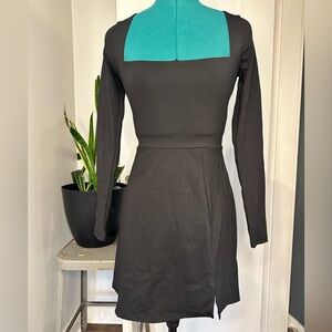 Qinsen Junior Long sleeve Mini Dress, black Size Small NWT